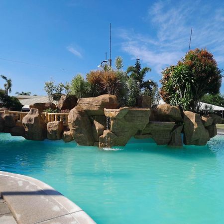 Klir Waterpark Resort&Hotels Guiguinto Exterior foto