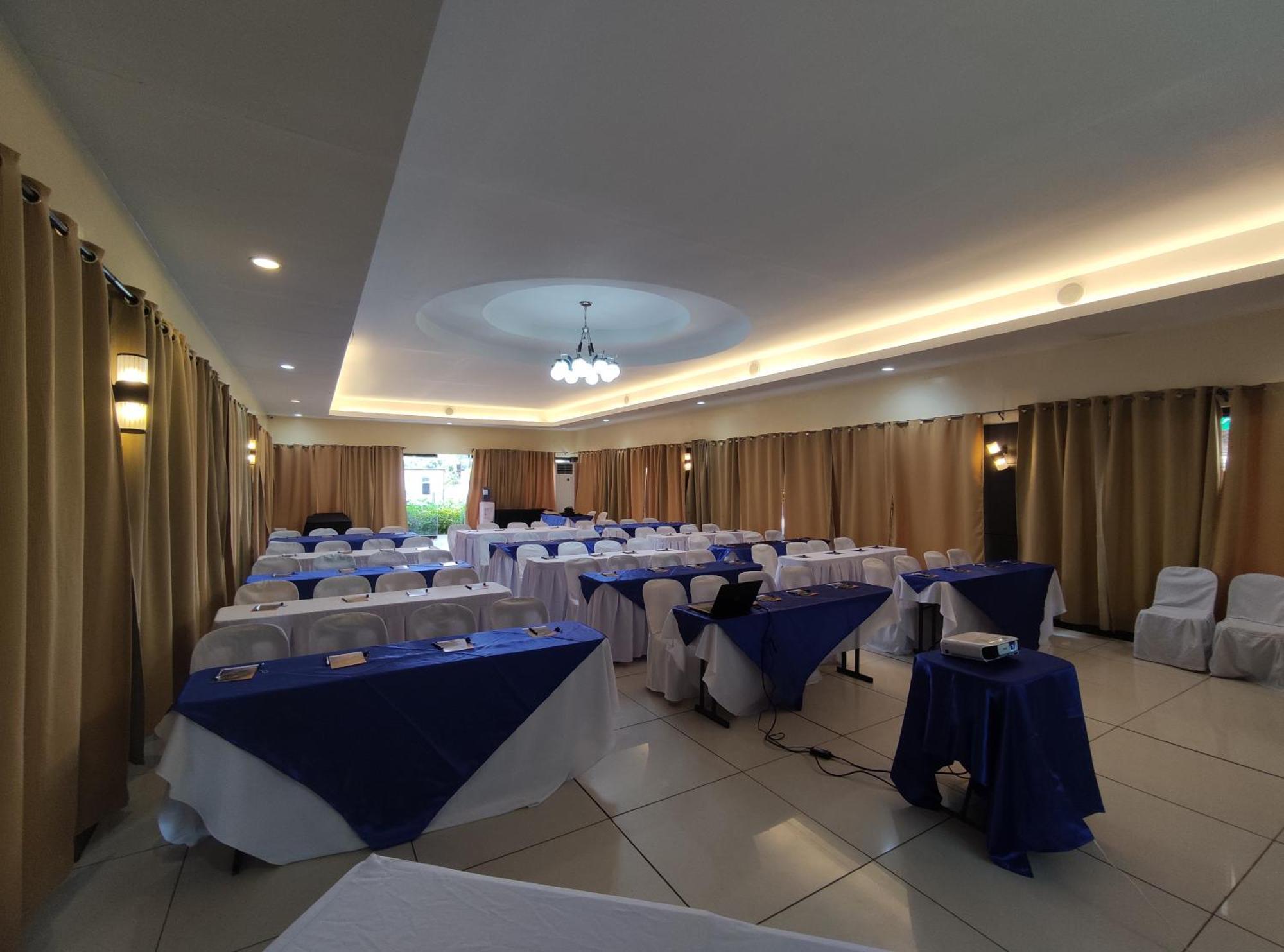 Klir Waterpark Resort&Hotels Guiguinto Exterior foto
